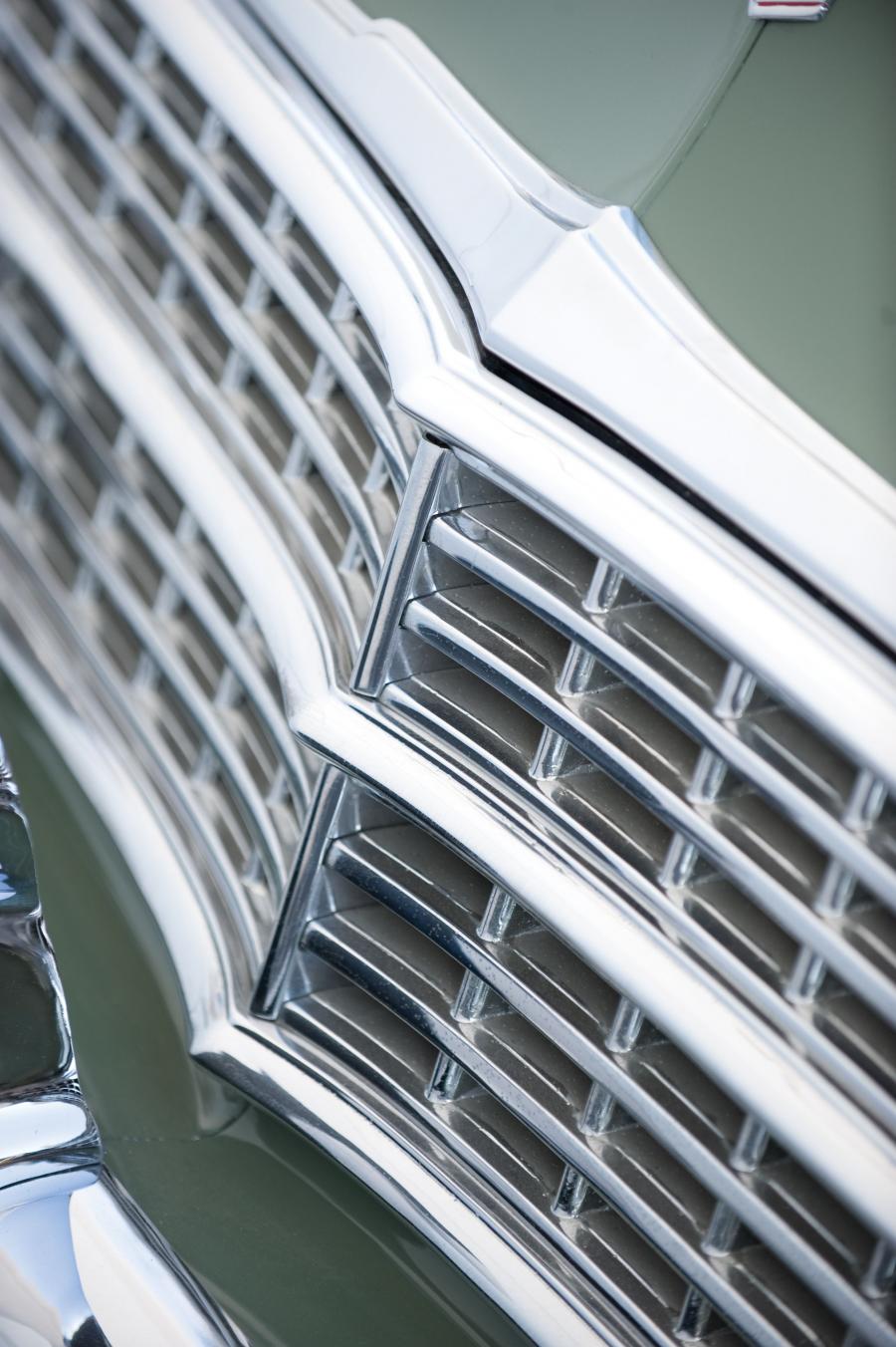 Детали экстерьера Chrysler Town & Country Convertible 1948 года  (фото 3 из 53)